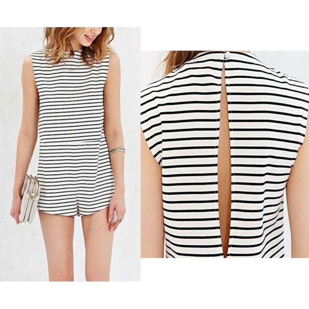 The Fifth Black and White Stripe Keyhole Romper Sz Large
